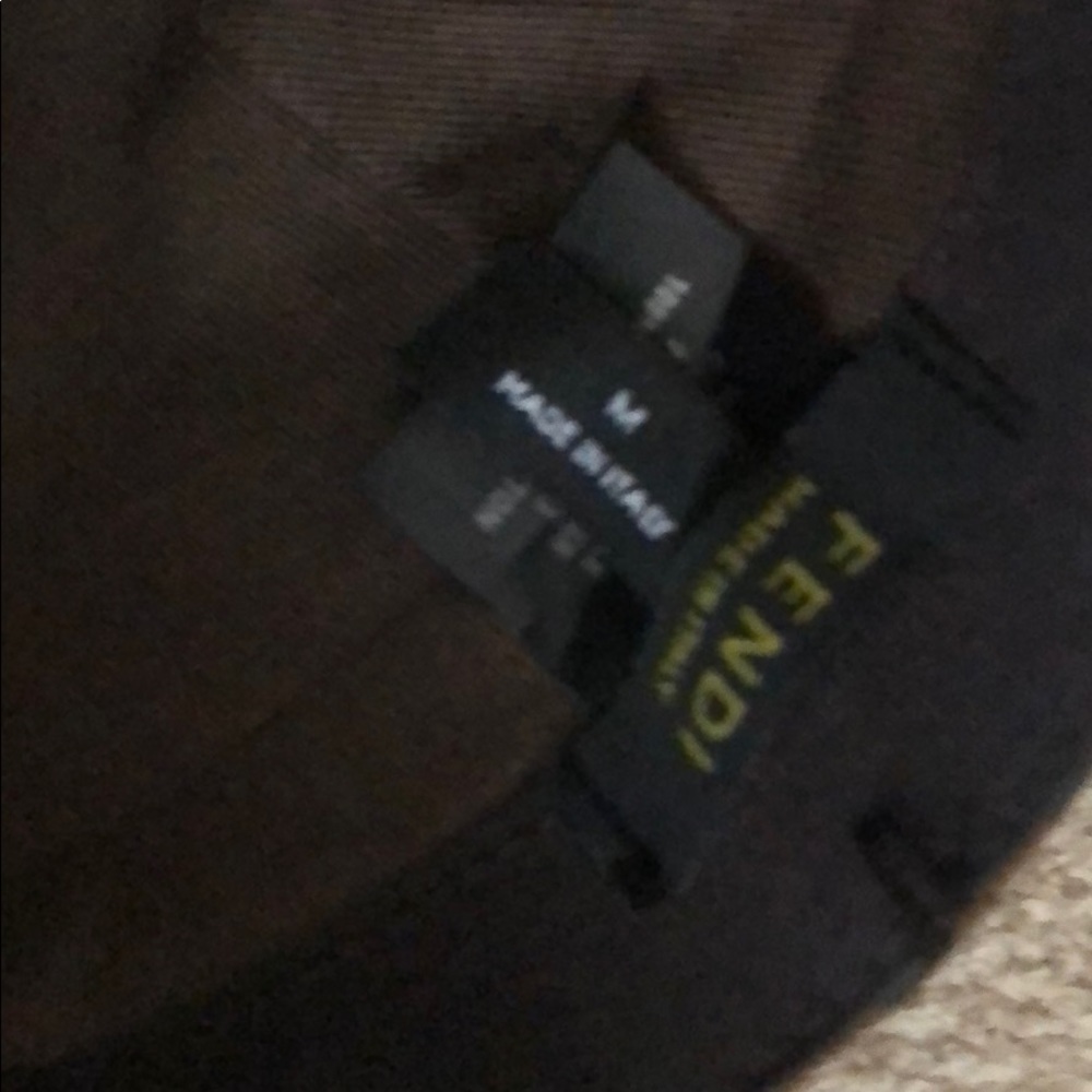 Fendi logo hat - Picture 3 of 5